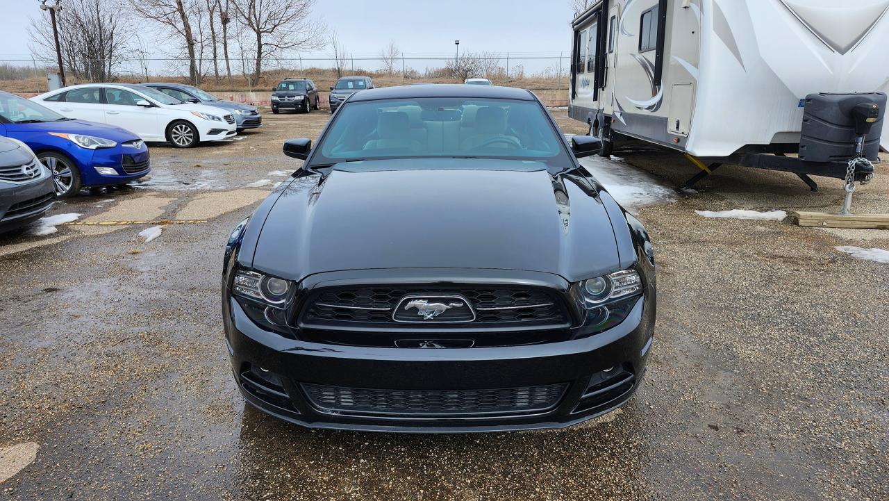 2014 Ford Mustang V6, Shaker Sound, Htd Seats, BT, Park assist - Photo #2