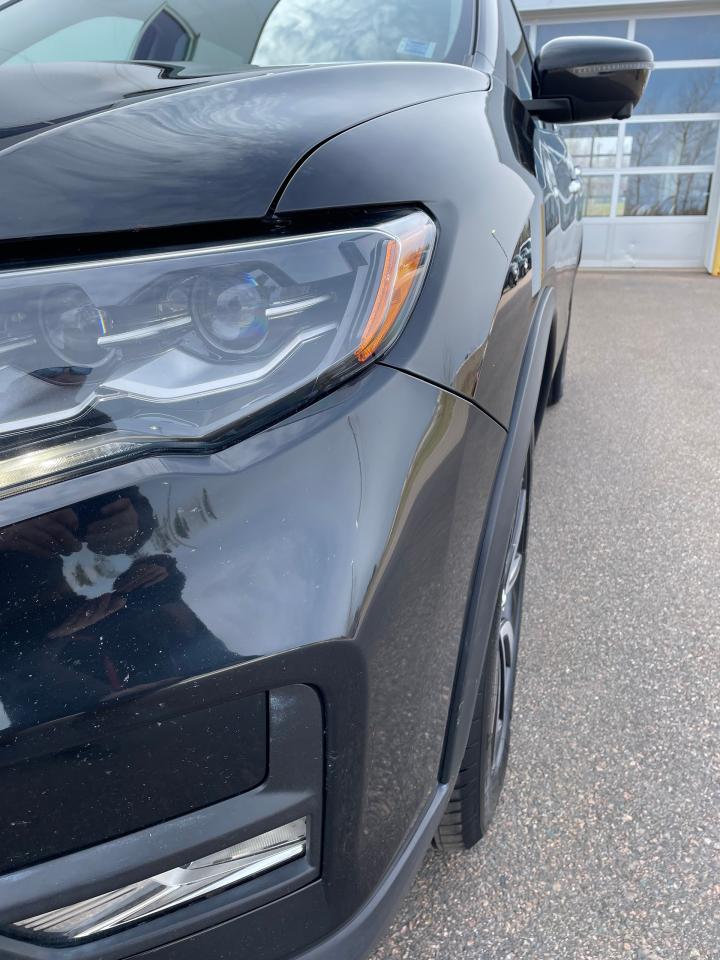 2018 Nissan Rogue SL Photo