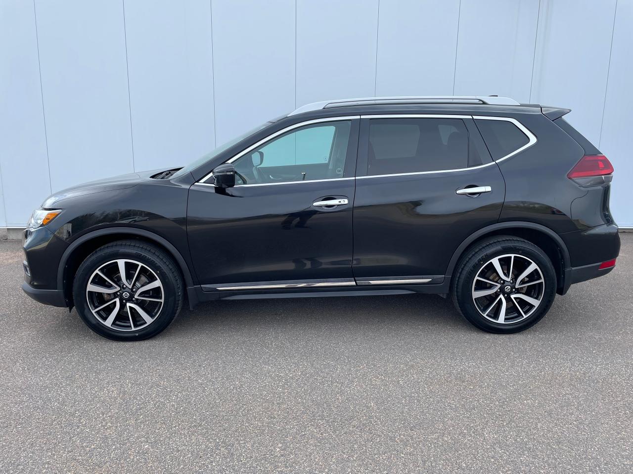 2018 Nissan Rogue SL Photo1