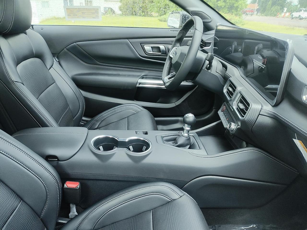 2025 Ford Mustang GT Premium Photo5
