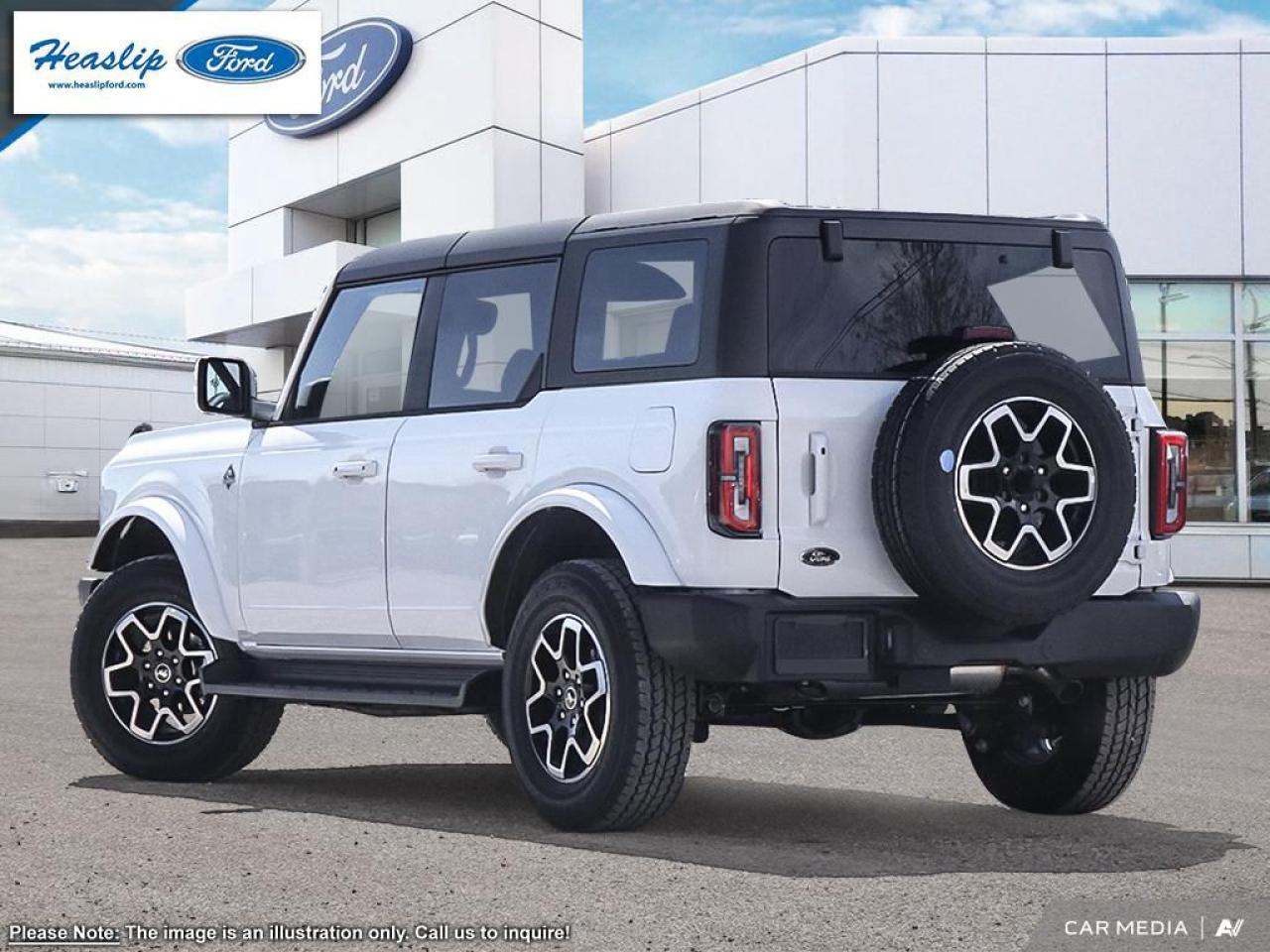 2025 Ford Bronco Outer Banks Photo3