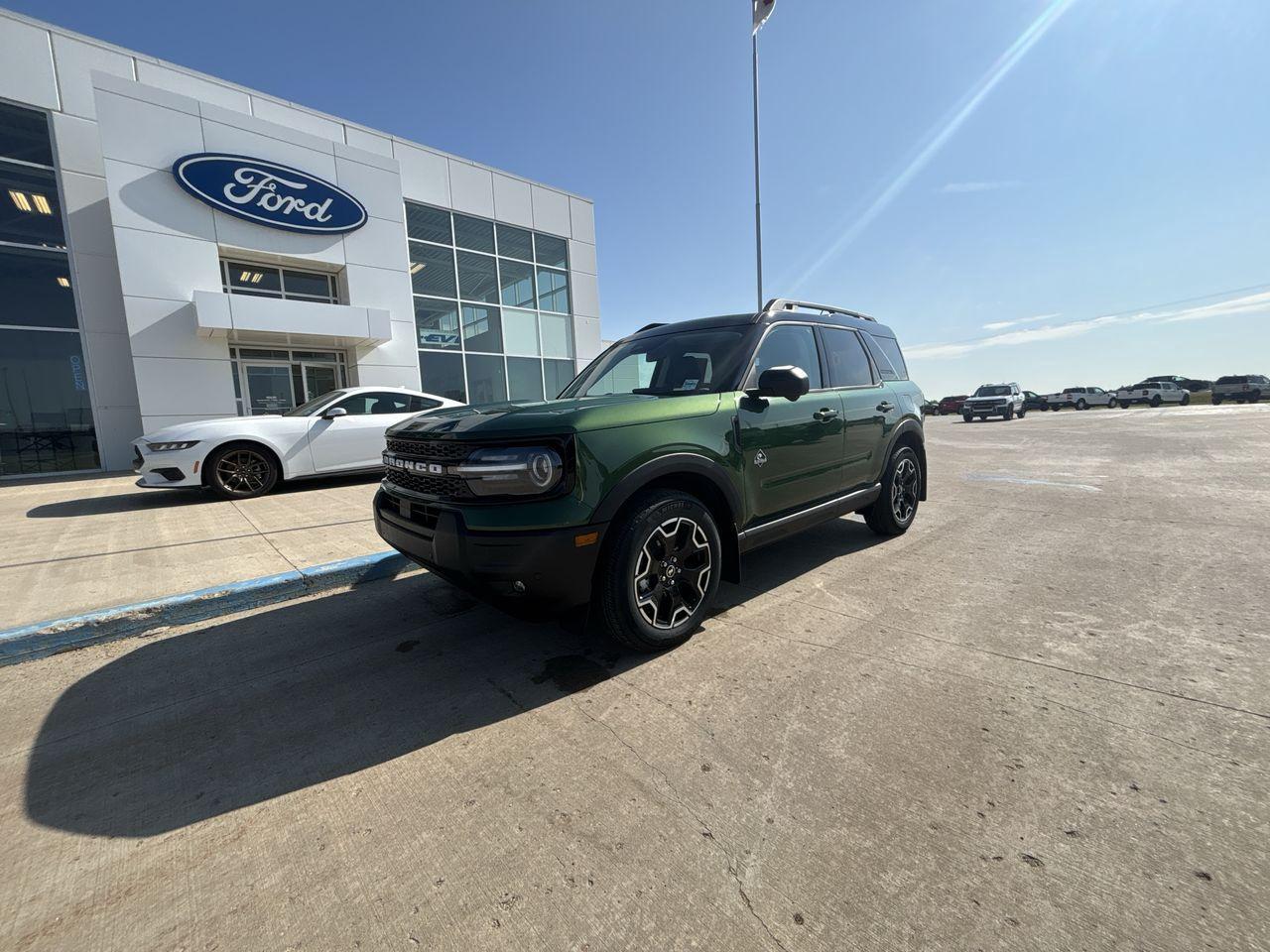 2025 Ford Bronco Sport Outer Banks 4X4 Photo0