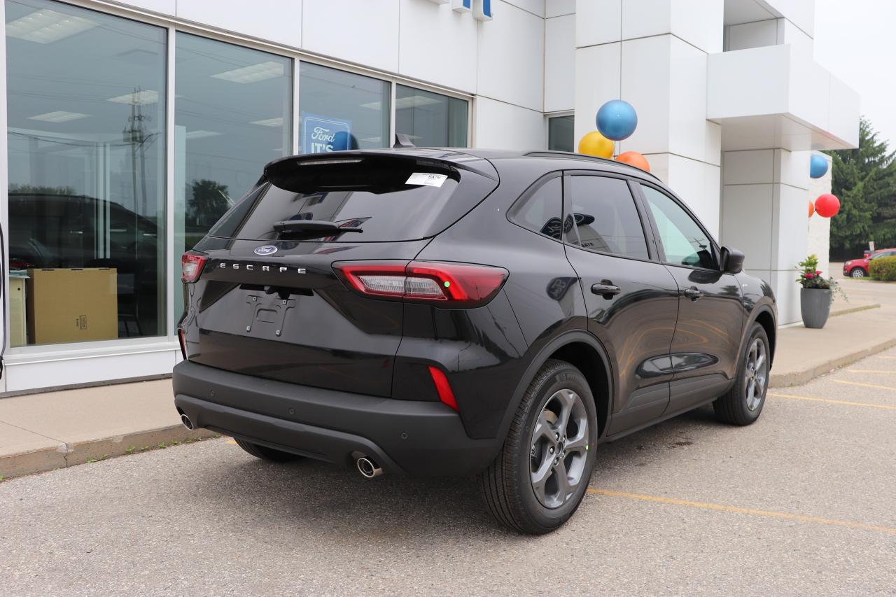2025 Ford Escape ST-LINE FWD Photo1