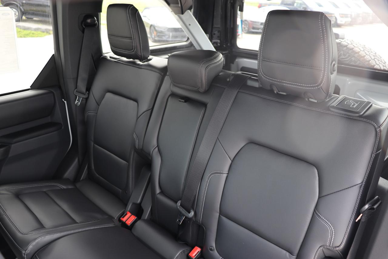 2025 Ford Bronco OUTER BANKS 4 DOOR 4X4 Photo5