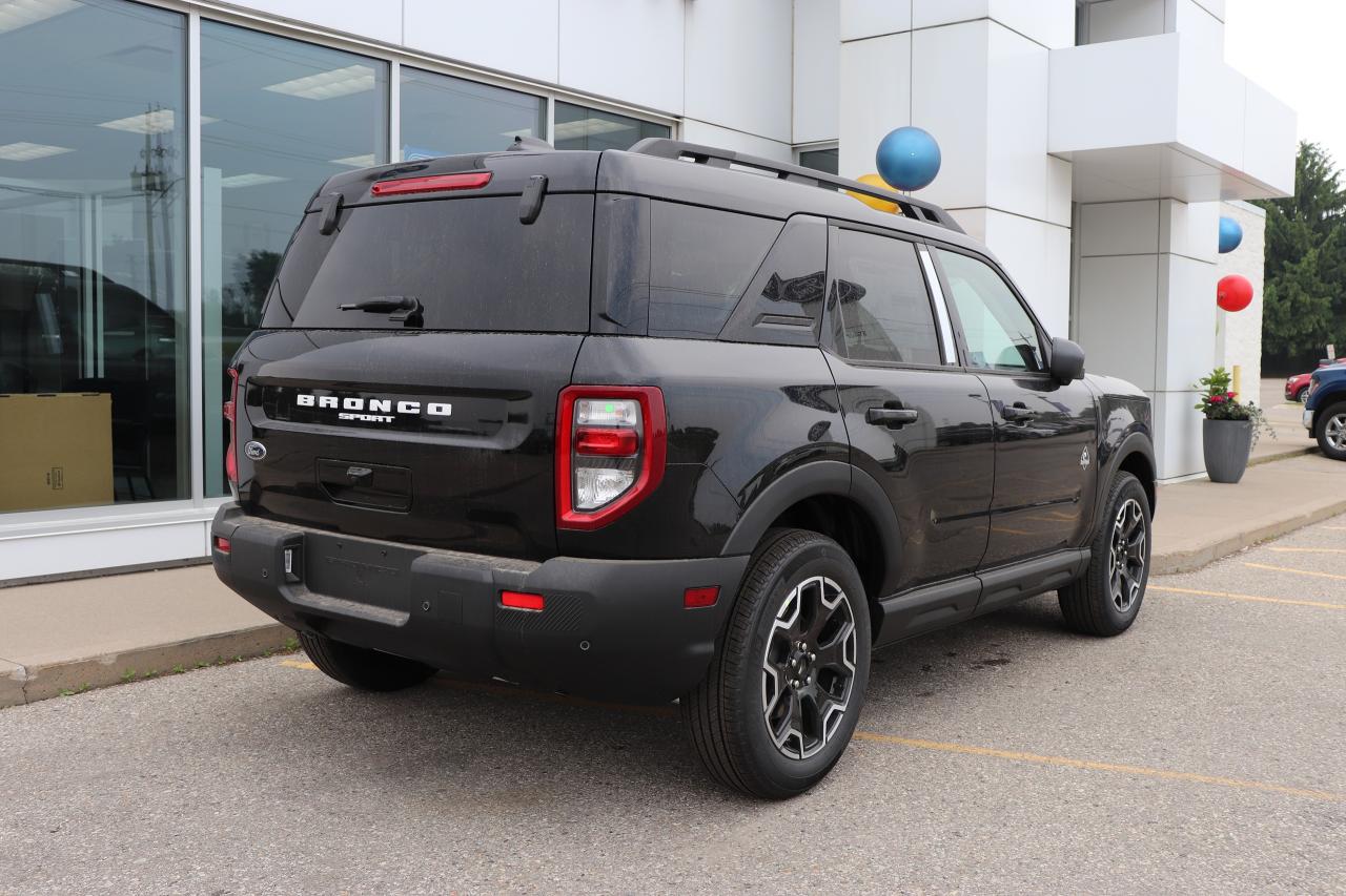 2025 Ford Bronco Sport Outer Banks 4X4 Photo5