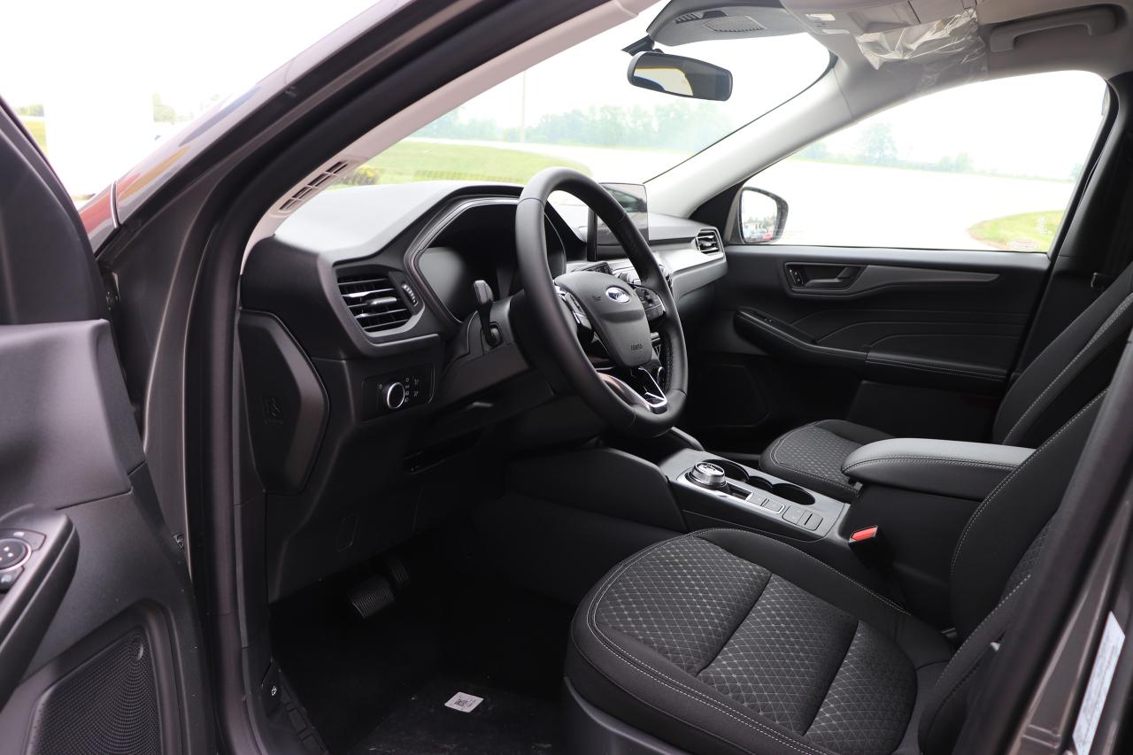 2025 Ford Escape Active FWD Photo5