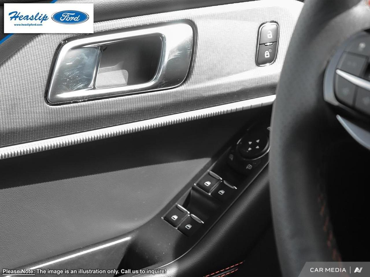 2025 Ford Explorer ST-Line Photo5