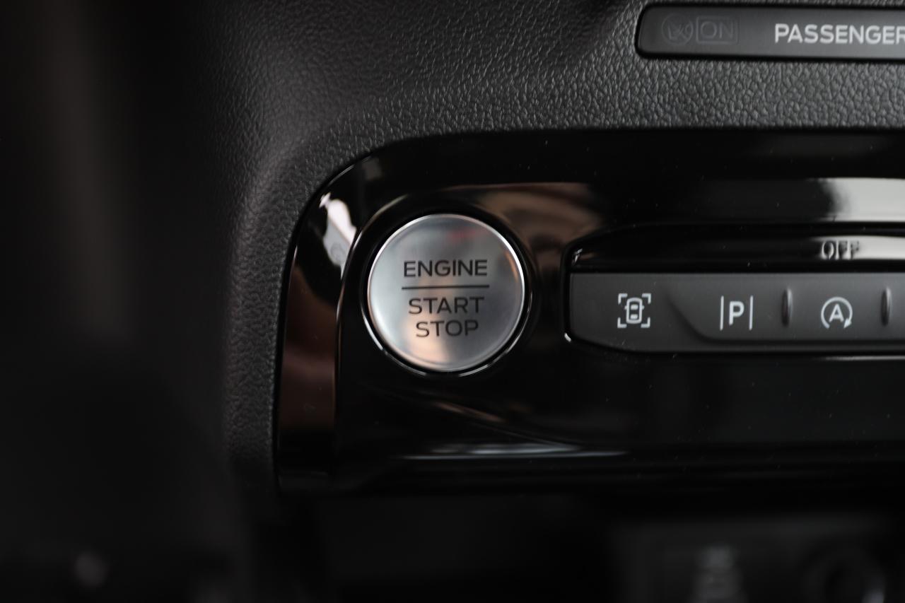 2025 Ford Escape ST-Line Elite AWD Photo5