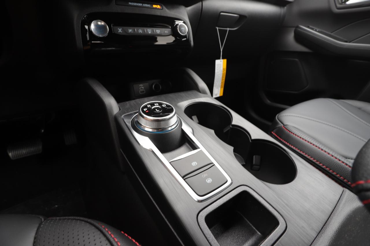 2025 Ford Escape ST-Line Elite AWD Photo5