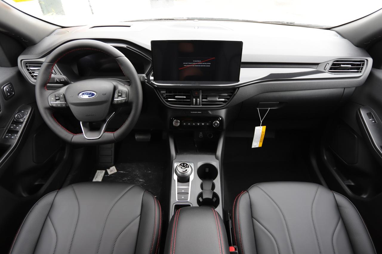2025 Ford Escape ST-Line Elite AWD Photo5