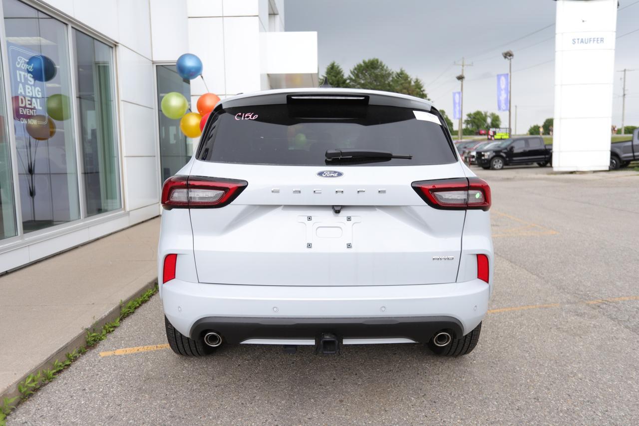 2025 Ford Escape ST-Line Elite AWD Photo5