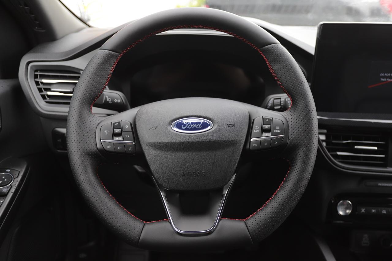 2025 Ford Escape ST-Line Elite AWD Photo5