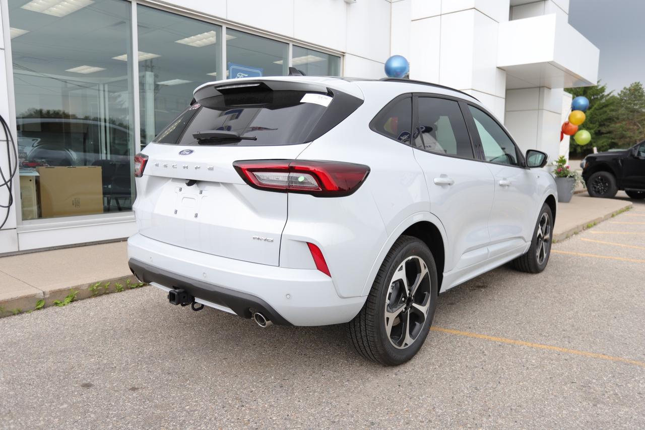 2025 Ford Escape ST-Line Elite AWD Photo3