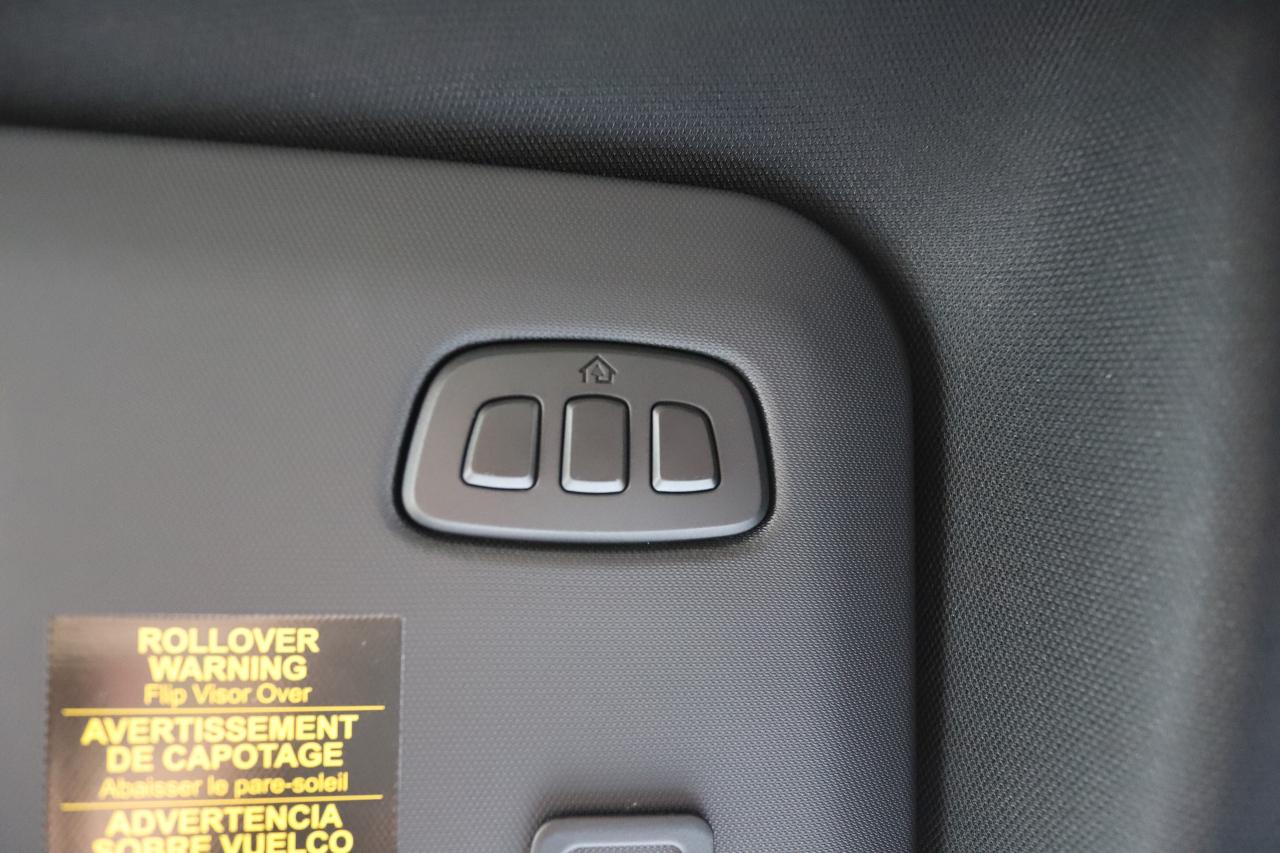 2025 Ford Escape ST-Line Elite AWD Photo5