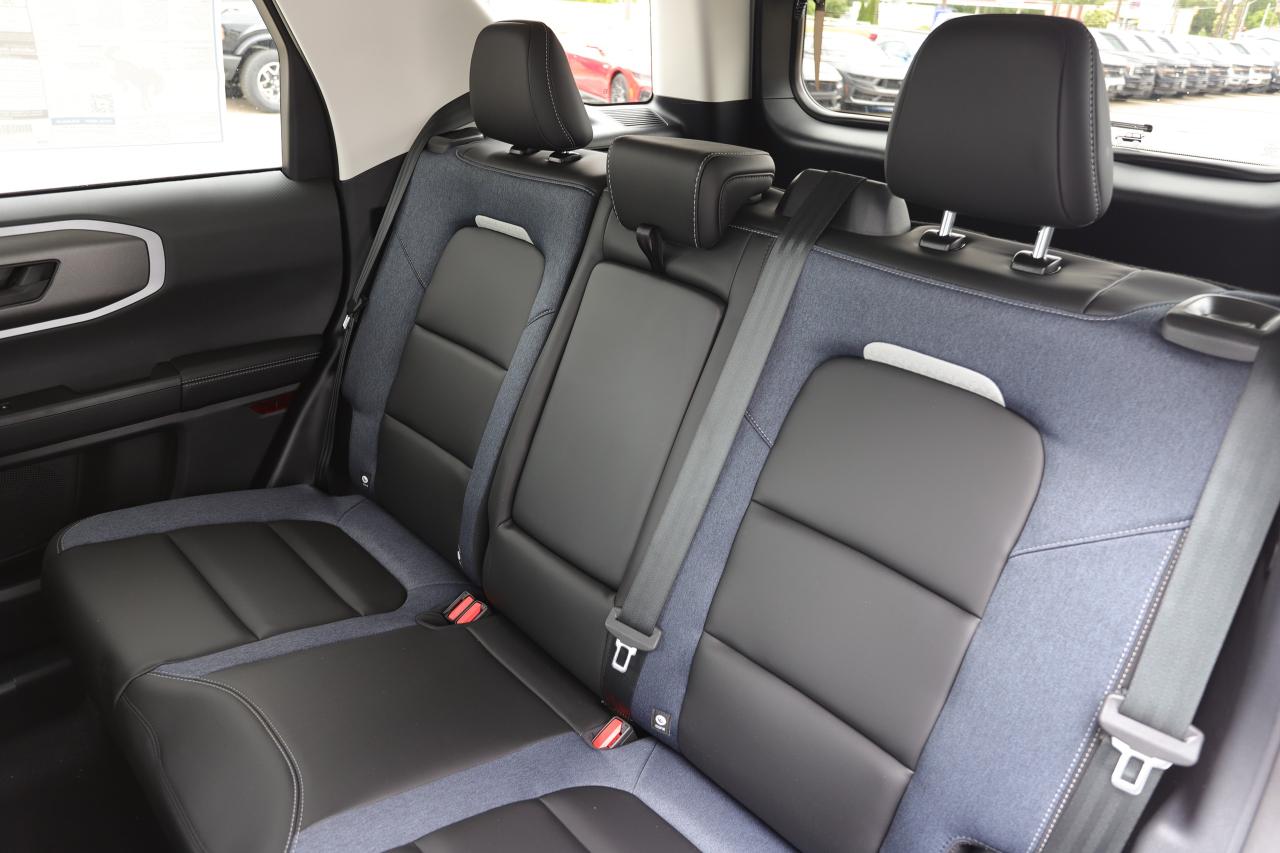 2025 Ford Bronco Sport Outer Banks 4X4 Photo5