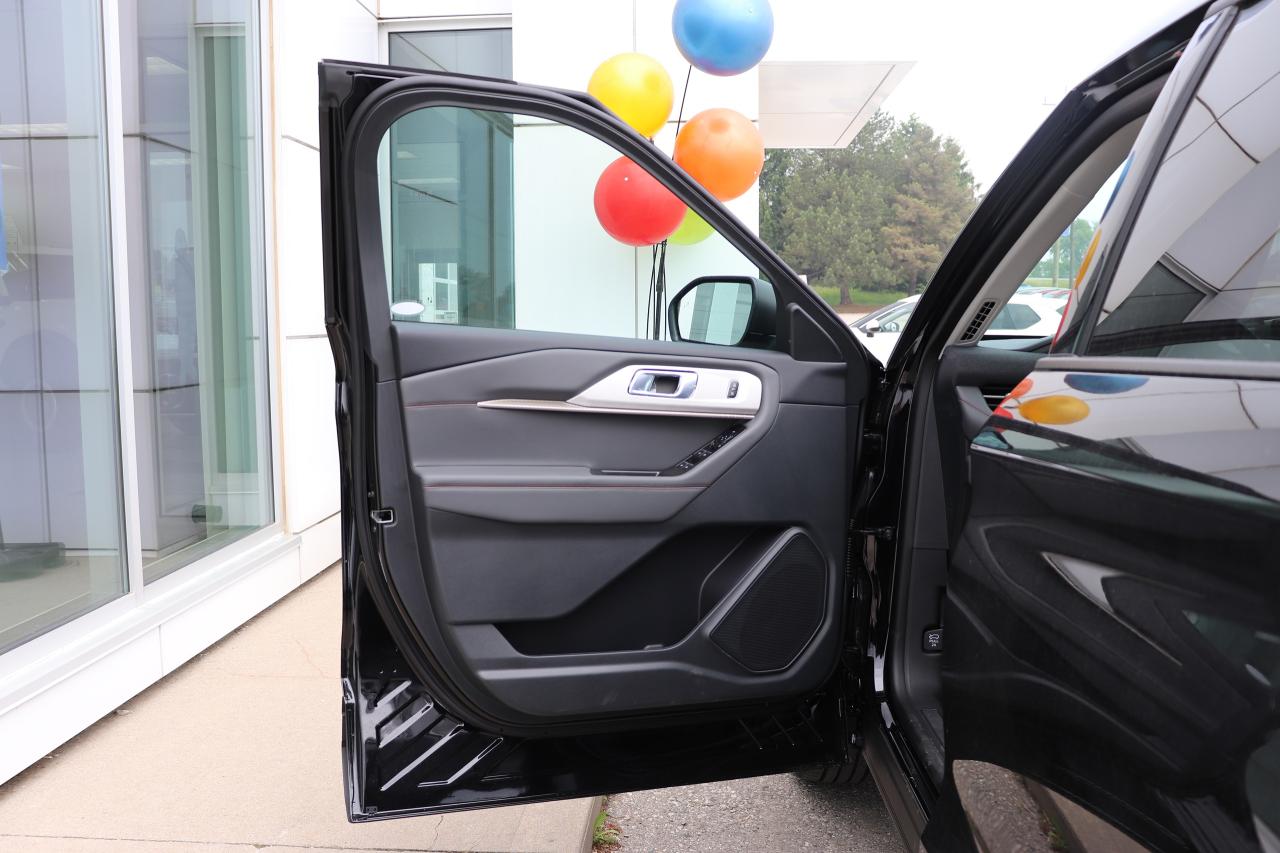 2025 Ford Explorer ACTIVE 4WD Photo5
