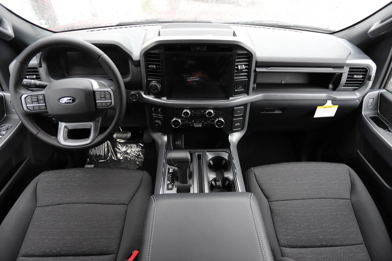 2025 Ford F-150 XLT 4WD SuperCrew 5.5' Box Photo5