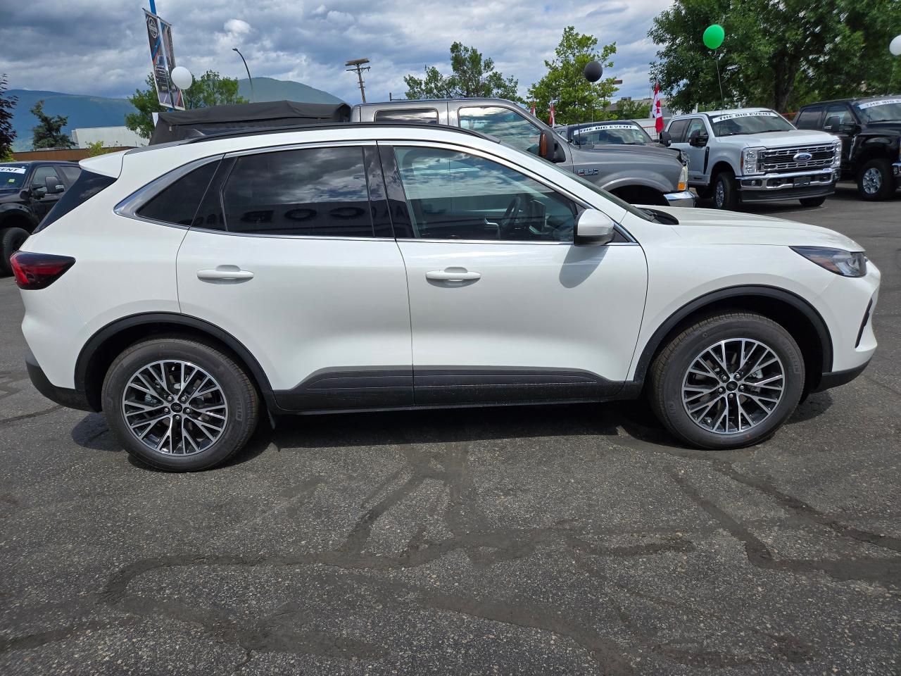 2025 Ford Escape PHEV Photo