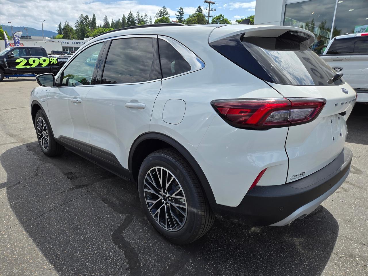 2025 Ford Escape PHEV Photo1