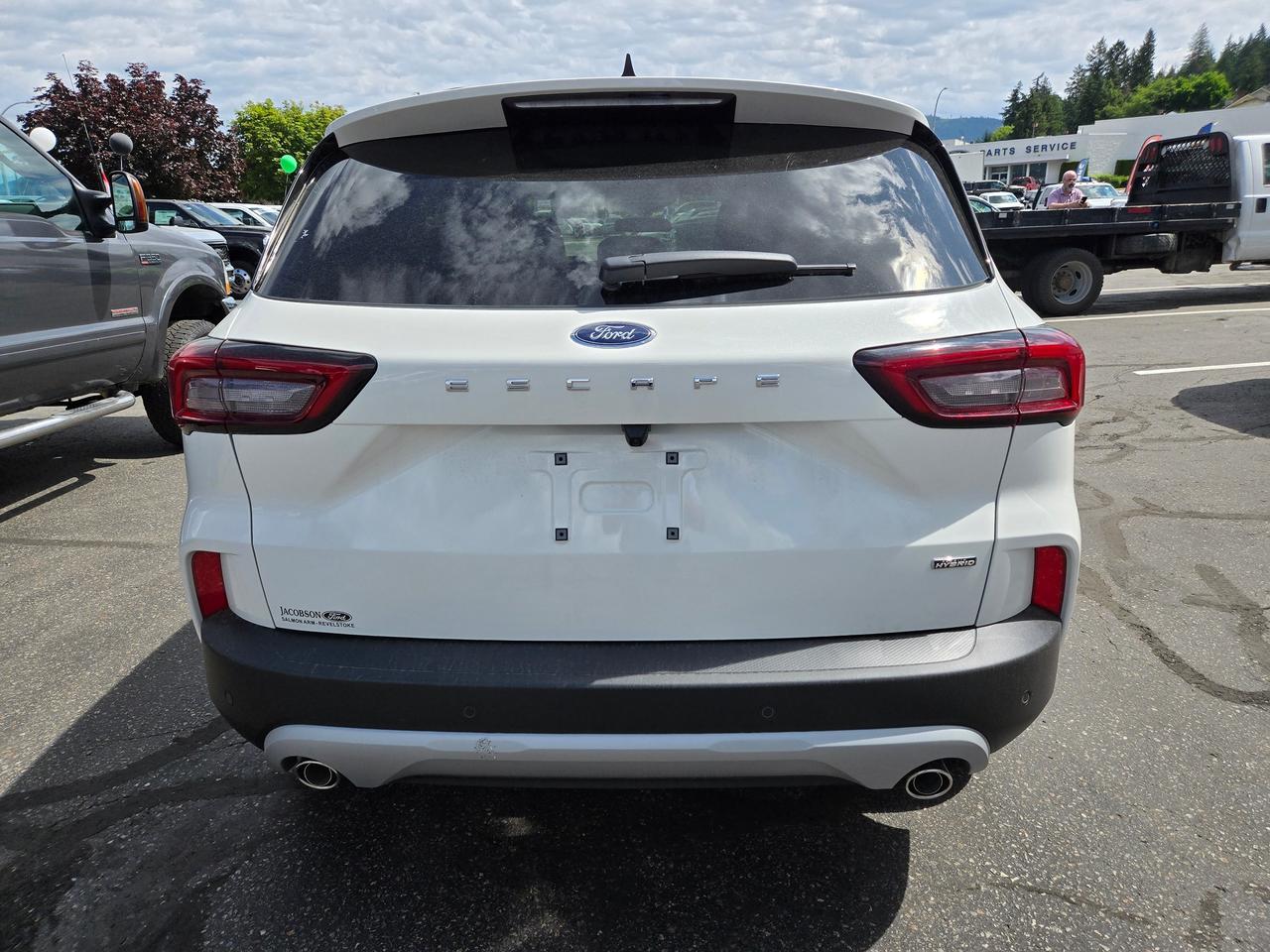 2025 Ford Escape PHEV Photo2