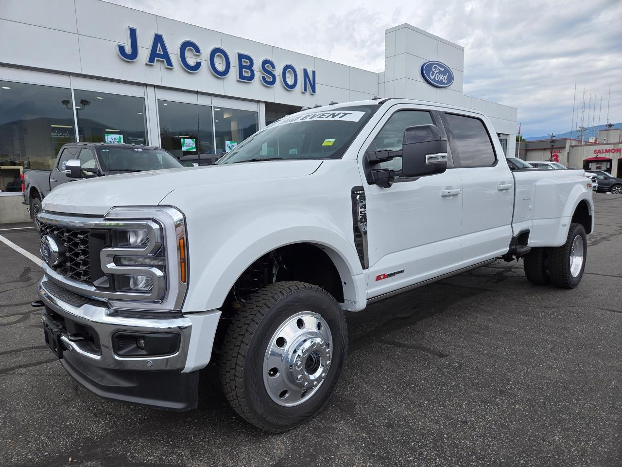 New 2025 Ford F-450 Super Duty DRW Lariat for sale in Salmon Arm, BC