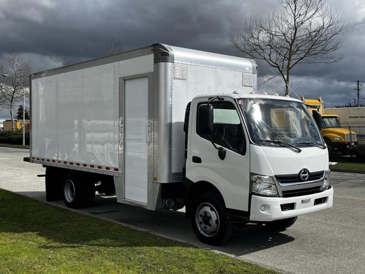Used 2018 Hino 195 18 Foot Cube Van Diesel 3-Seater for sale in Burnaby, BC