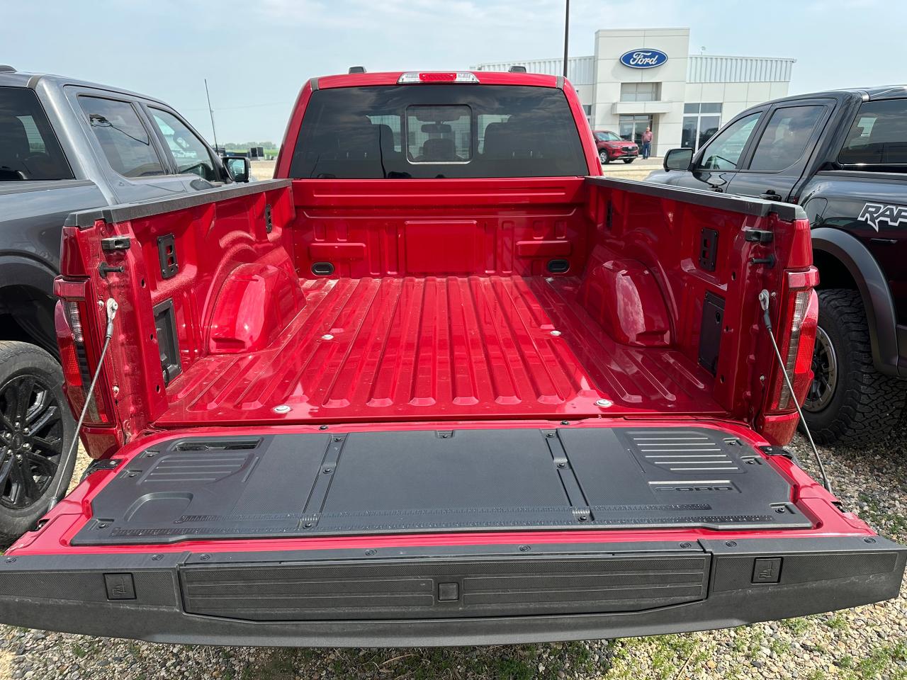 2025 Ford F-150 XLT 4WD SuperCrew 5.5' Box 302A Photo5