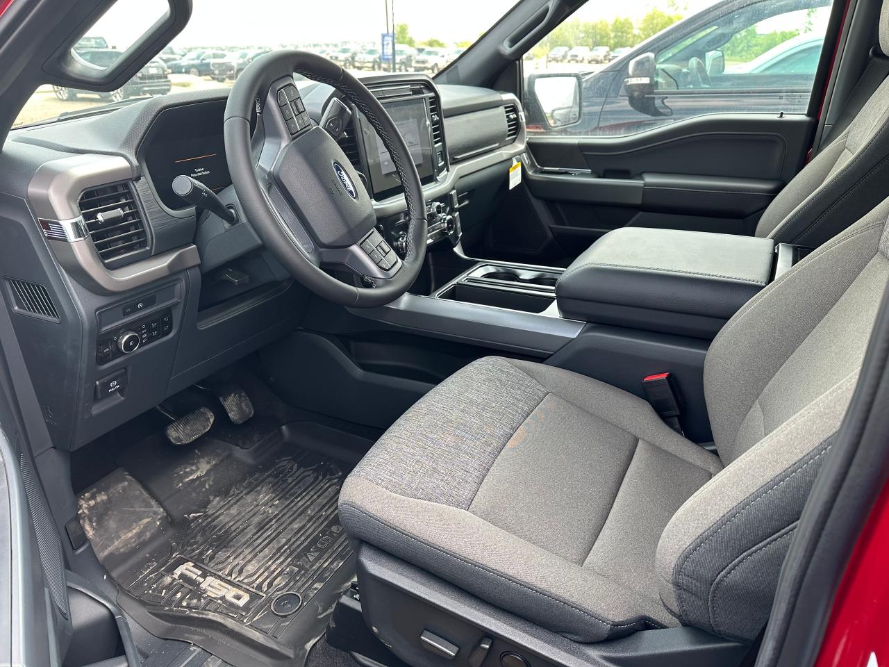 2025 Ford F-150 XLT 4WD SuperCrew 5.5' Box 302A Photo5