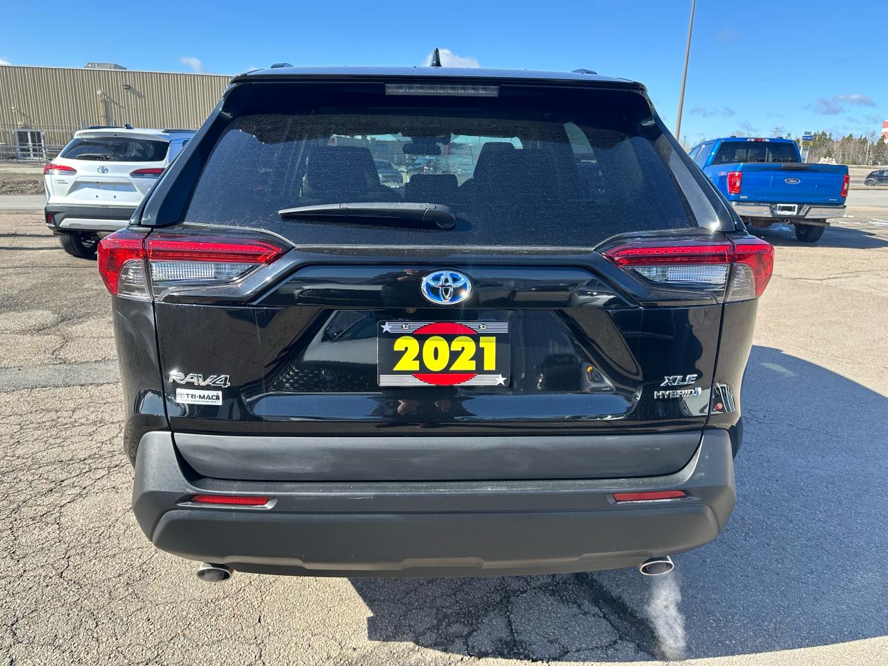 2021 Toyota RAV4 XLE HYBRID Photo