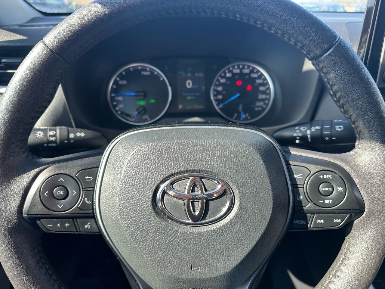 2021 Toyota RAV4 XLE HYBRID Photo