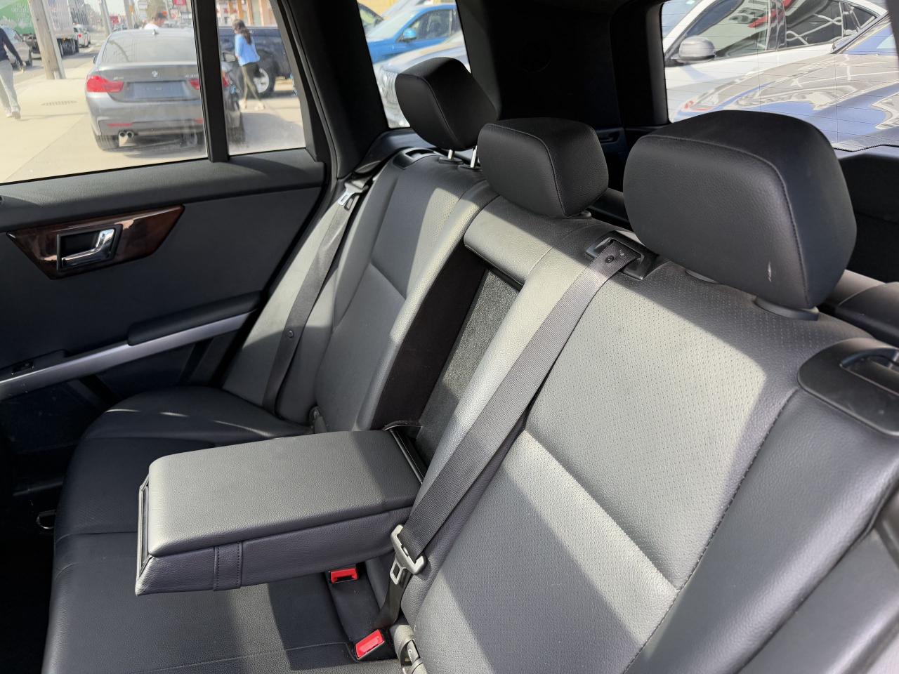 2011 Mercedes-Benz GLK-Class GLK350 | PREMIUM | PANO | NAVI - Photo #36