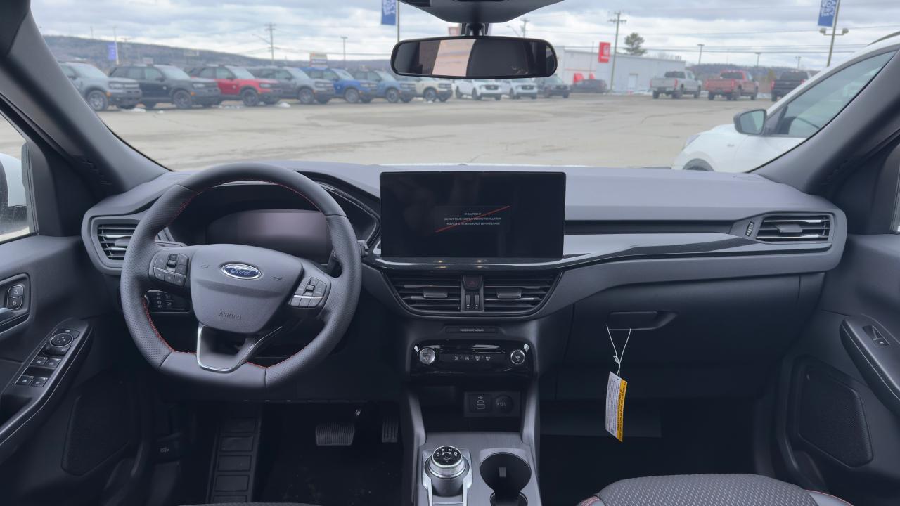 2025 Ford Escape ST-Line Select Photo5