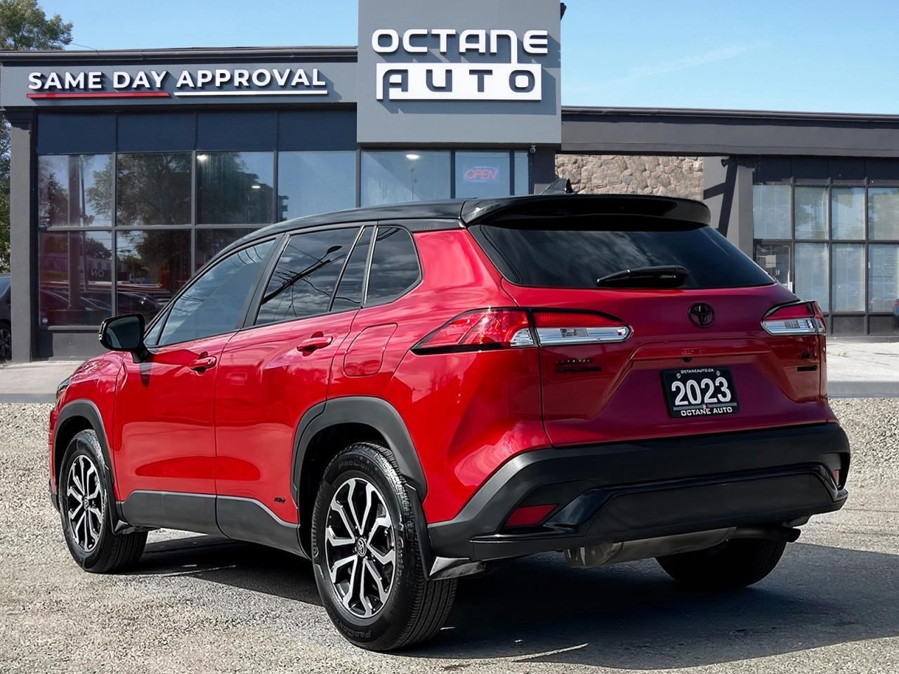 2023 Toyota Corolla Cross HYBRID SE AWD Photo