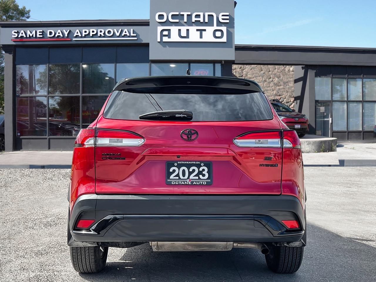 2023 Toyota Corolla Cross HYBRID SE AWD Photo4