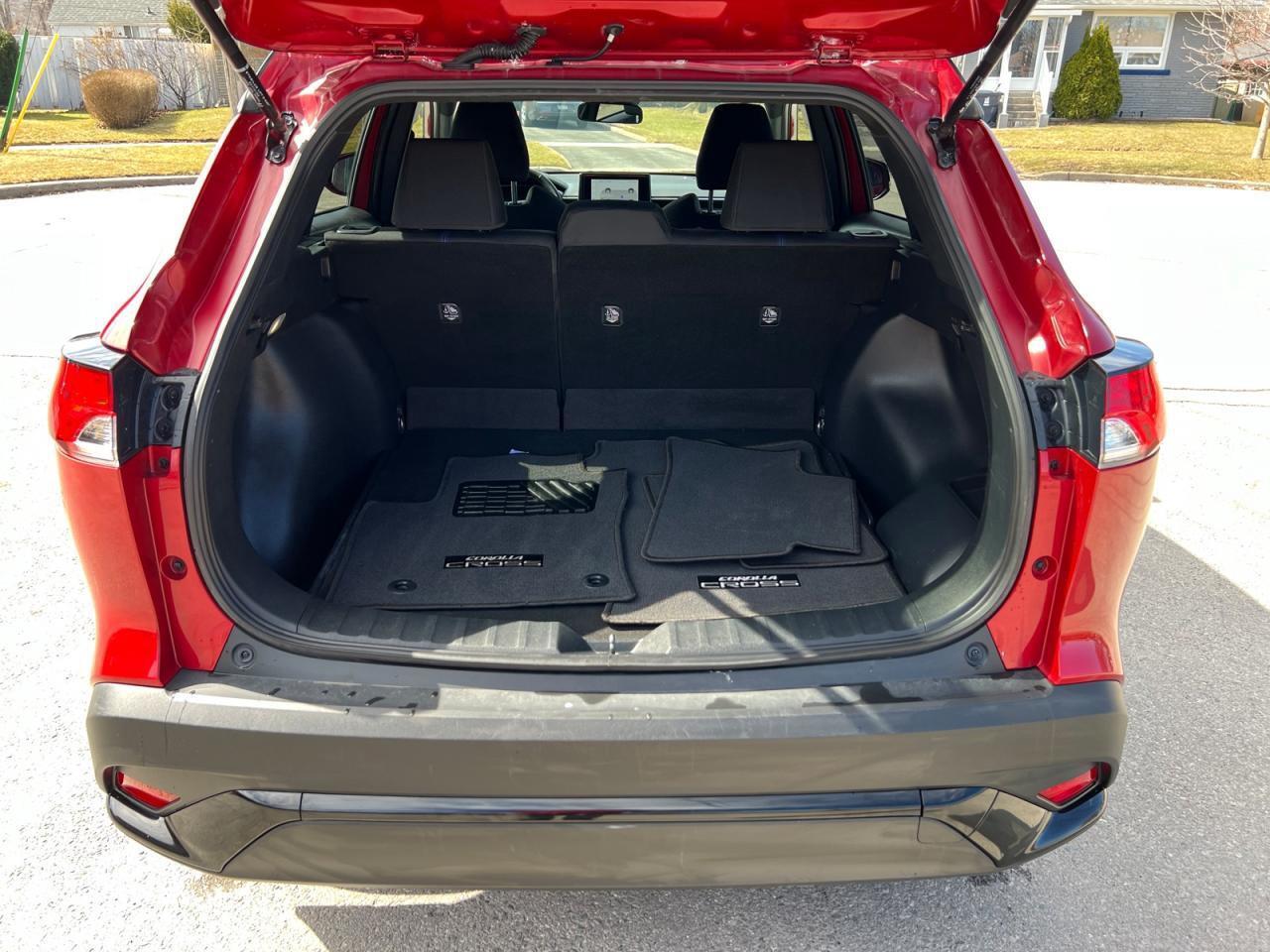 2023 Toyota Corolla Cross HYBRID SE AWD Photo