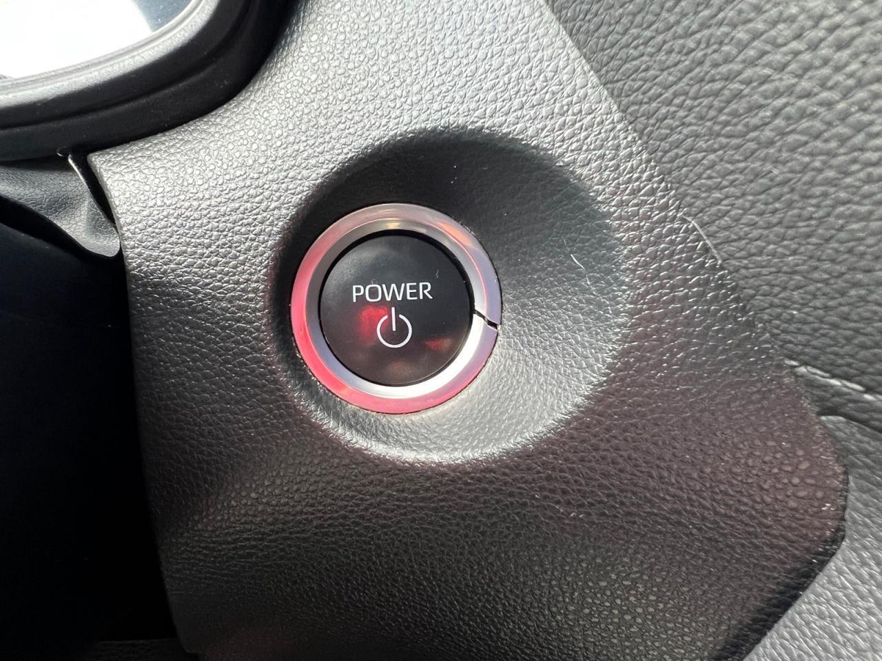 2023 Toyota Corolla Cross HYBRID SE AWD Photo