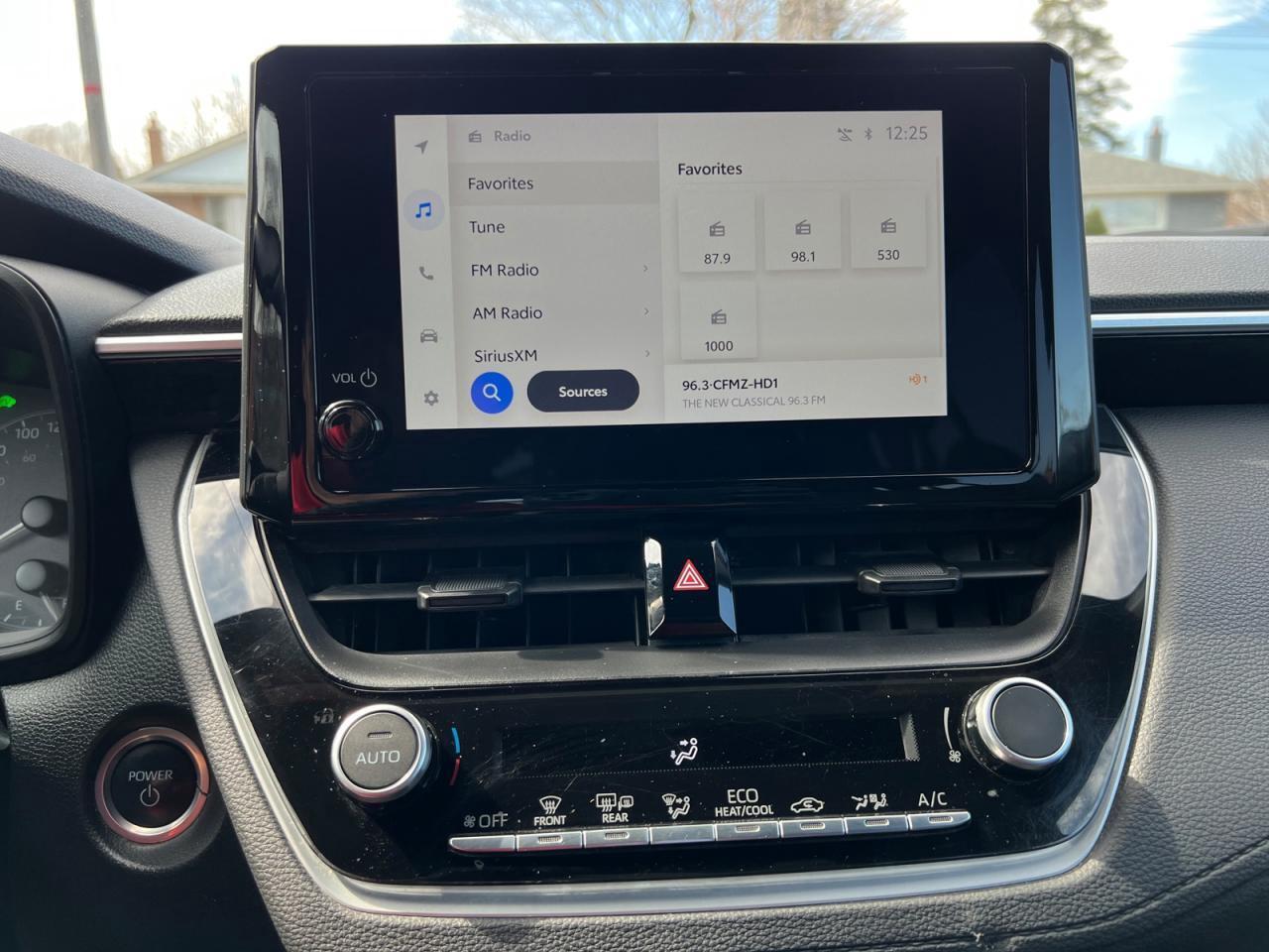 2023 Toyota Corolla Cross HYBRID SE AWD Photo