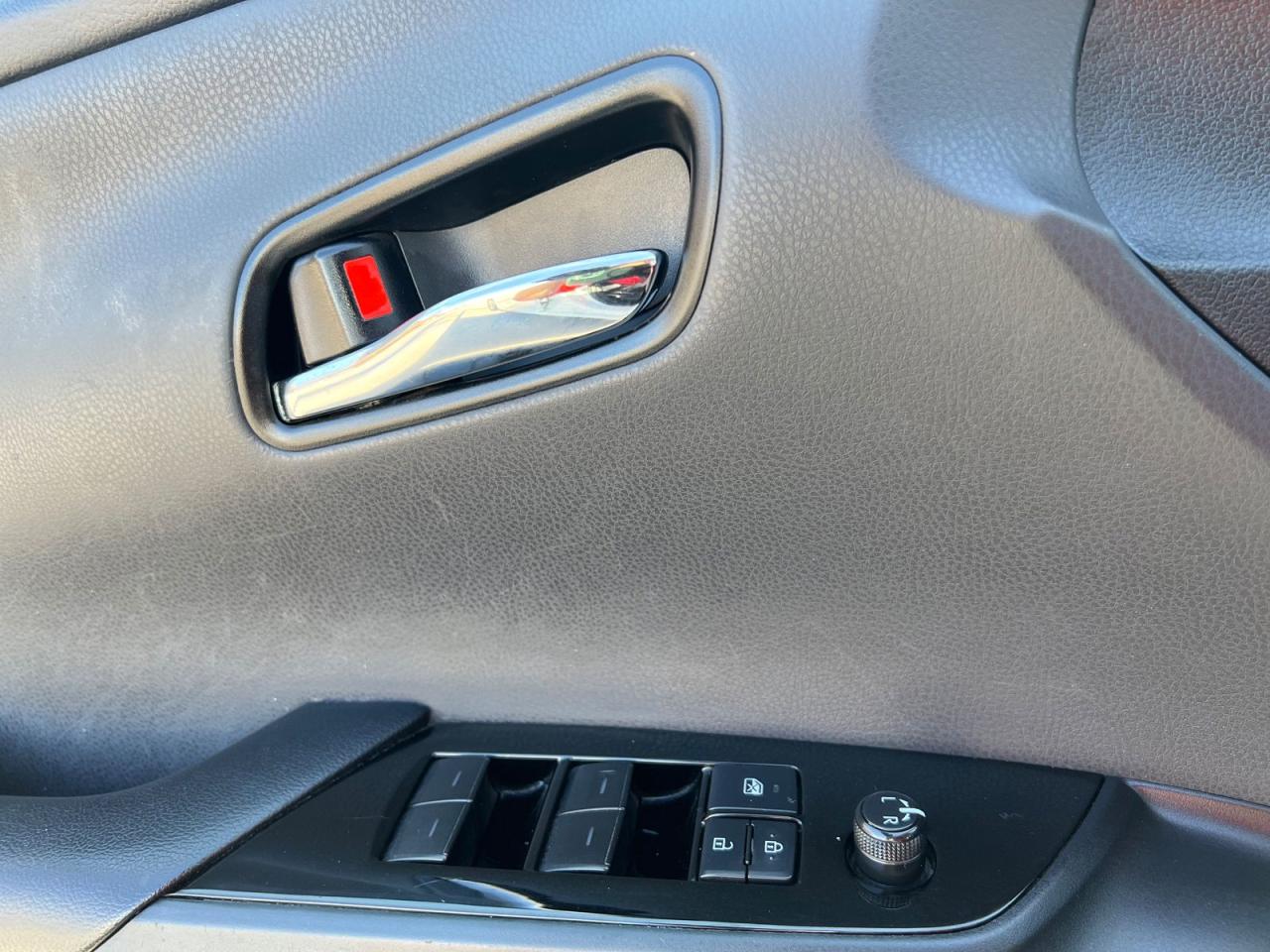 2020 Toyota Prius Prime LE - Photo #20