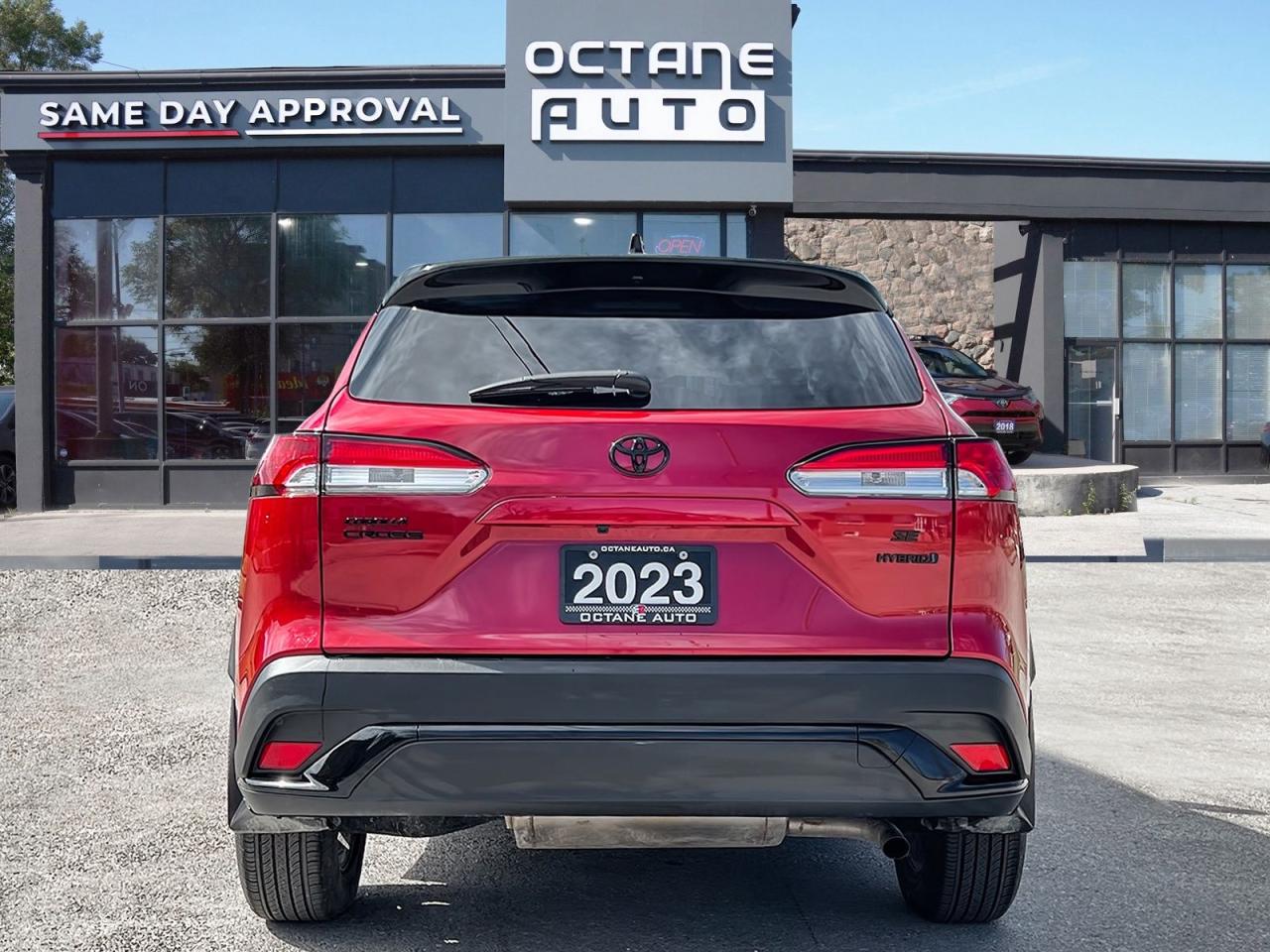 2023 Toyota Corolla Cross HYBRID SE - Photo #5