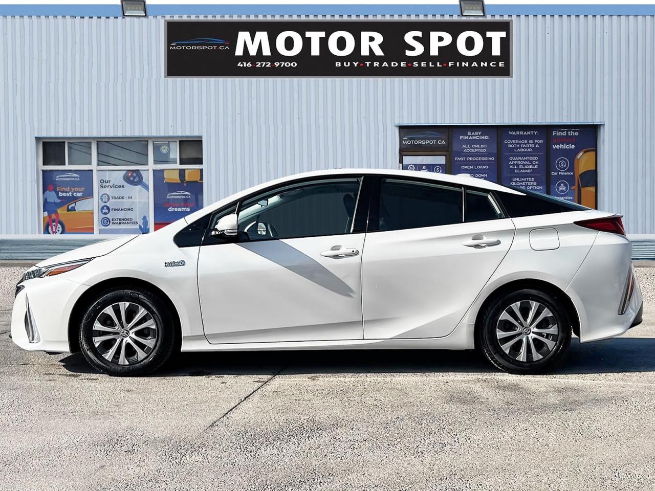 2020 Toyota Prius Prime LE Photo2