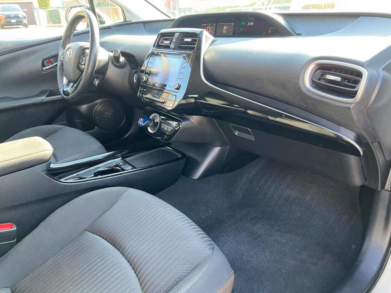 2020 Toyota Prius Prime LE - Photo #10