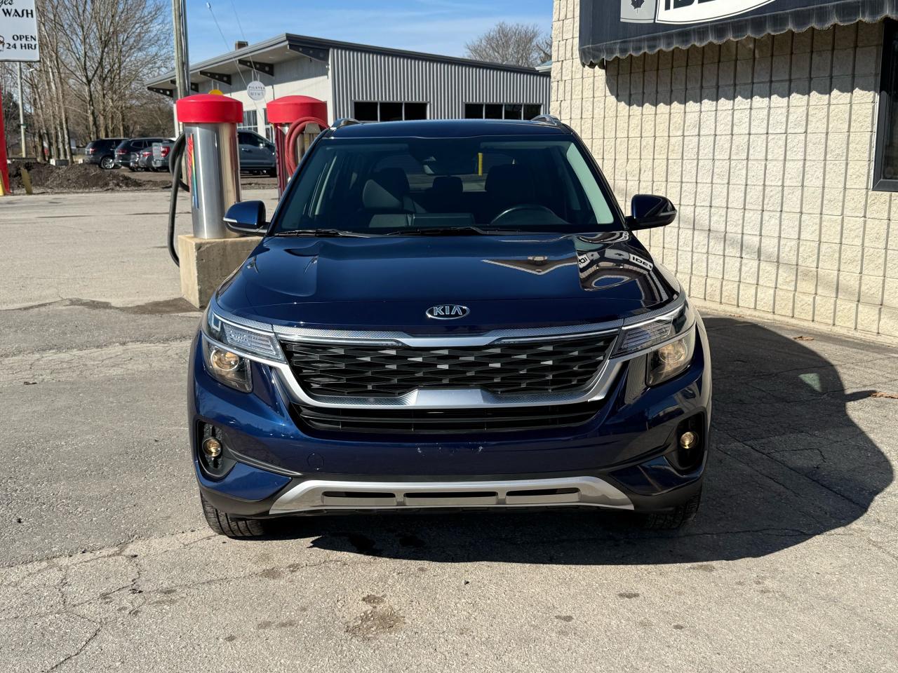 2021 Kia Seltos EX - Photo #2