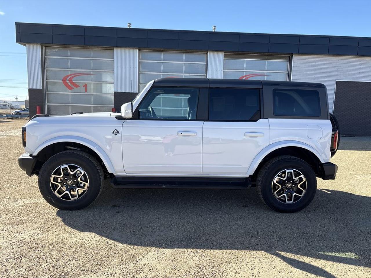 2025 Ford Bronco OUTER BANKS 314A Photo5