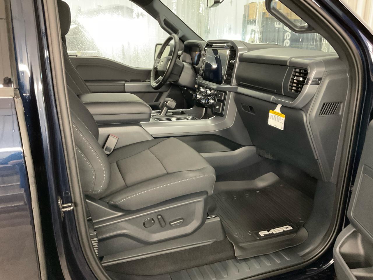 2025 Ford F-150 XLT Photo5