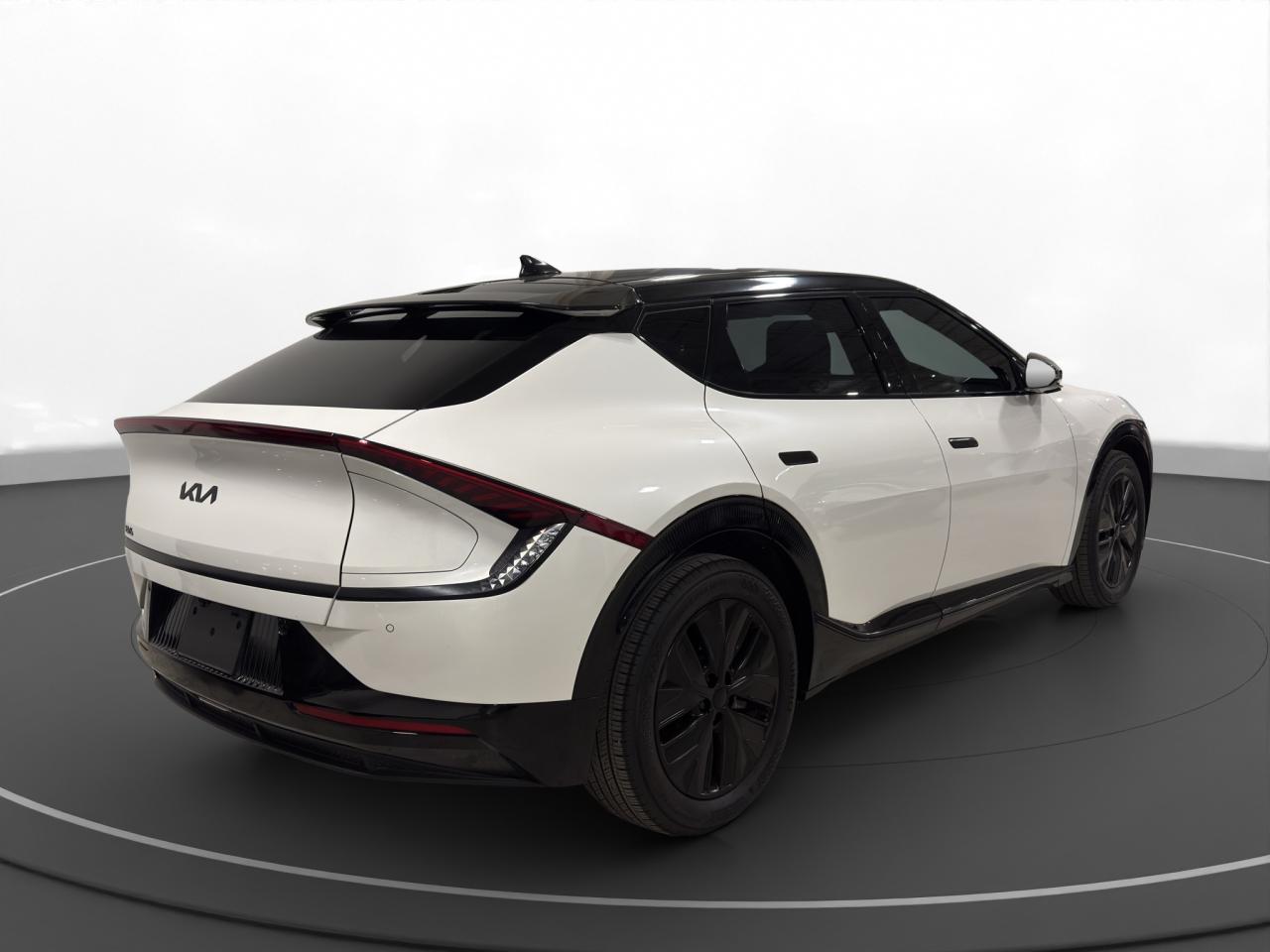 2023 Kia EV6  - Photo #4