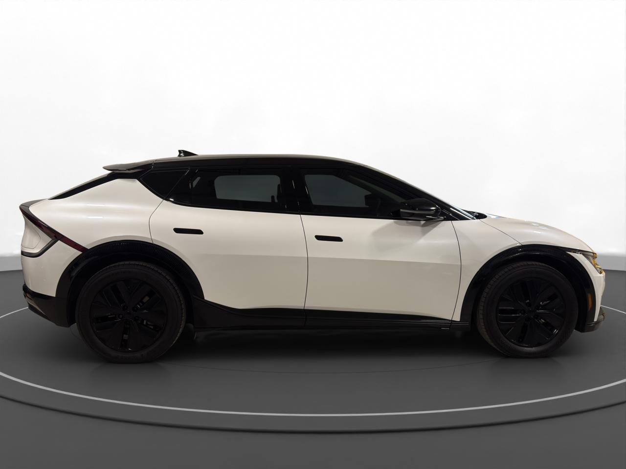2023 Kia EV6  - Photo #3