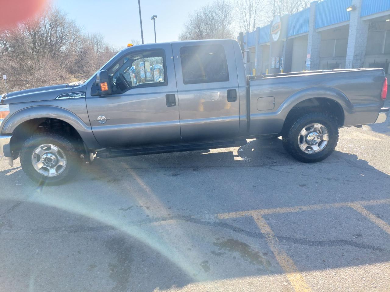 2012 Ford F-250 4WD Crew Cab 172" XLT - Photo #6