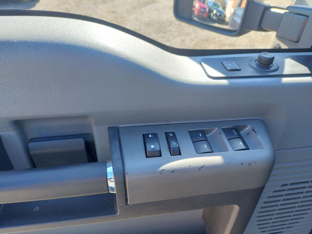 2012 Ford F-250 4WD Crew Cab 172" XLT - Photo #23