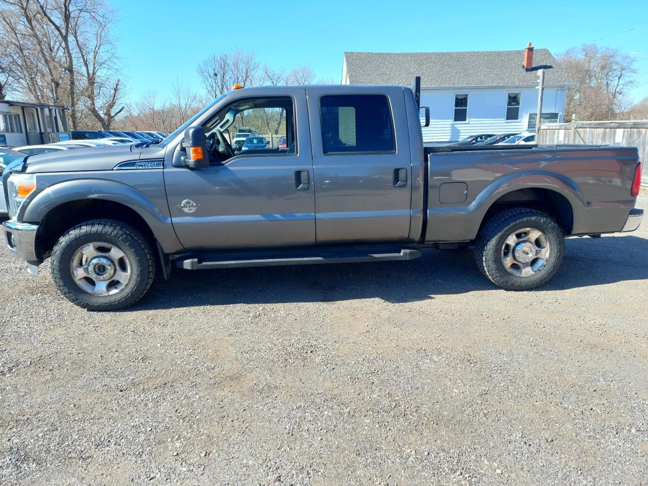 2012 Ford F-250 4WD Crew Cab 172" XLT Photo2