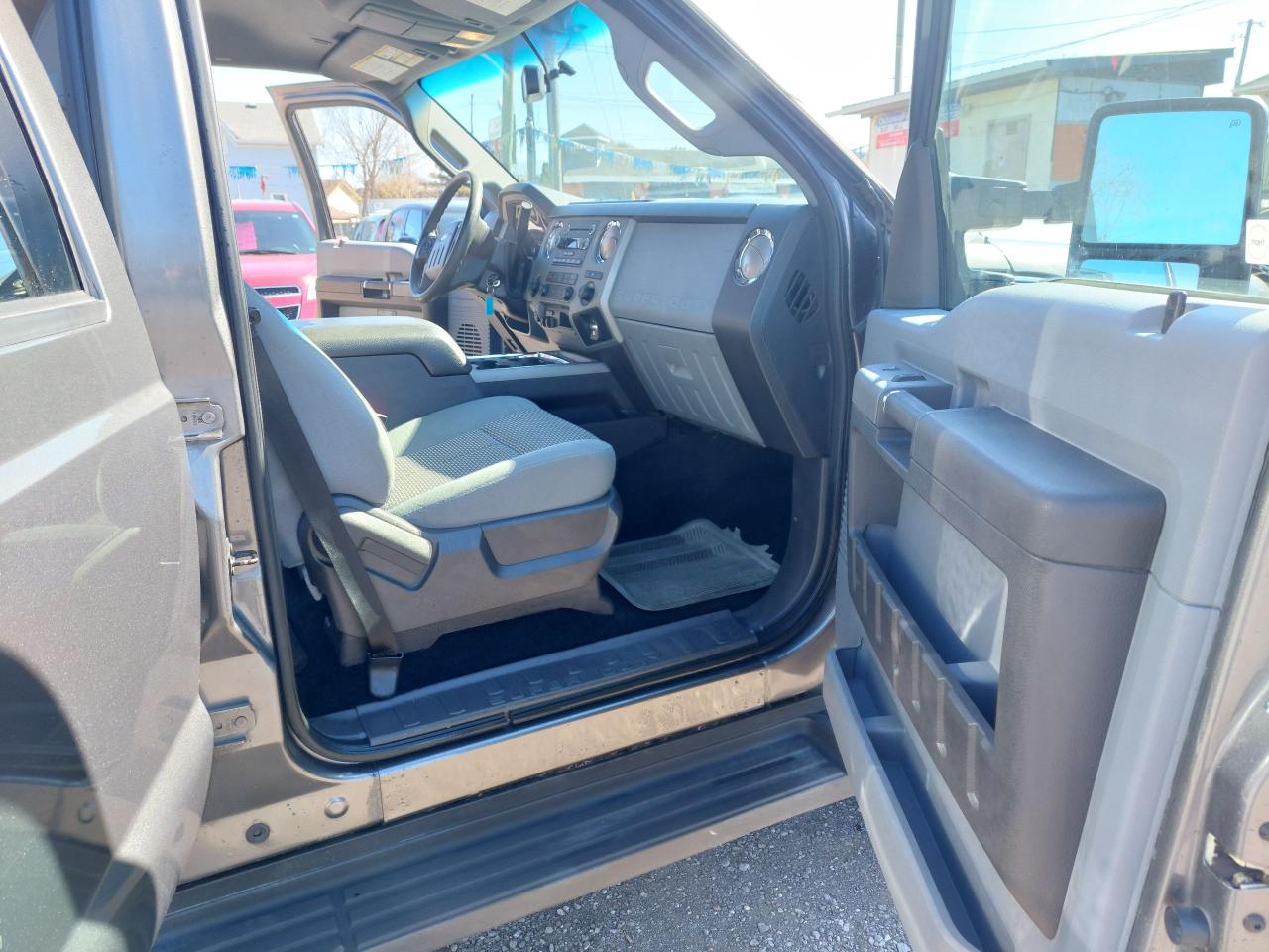 2012 Ford F-250 4WD Crew Cab 172" XLT - Photo #29